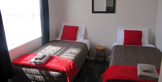 3-bedroom unit single beds